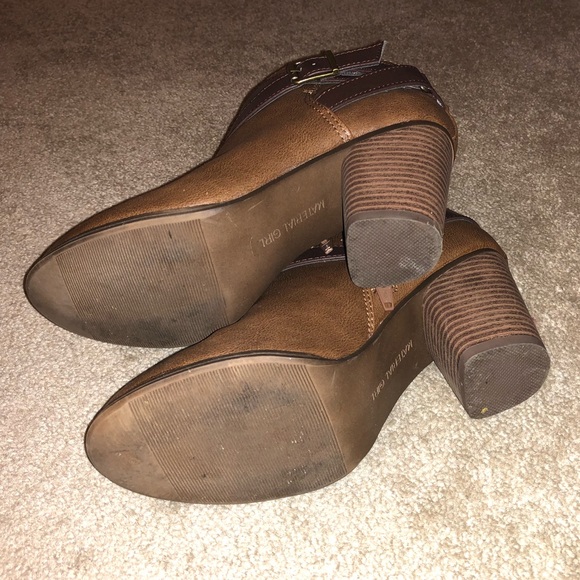 Material Girl Tan Booties Size 8 - Picture 6 of 6
